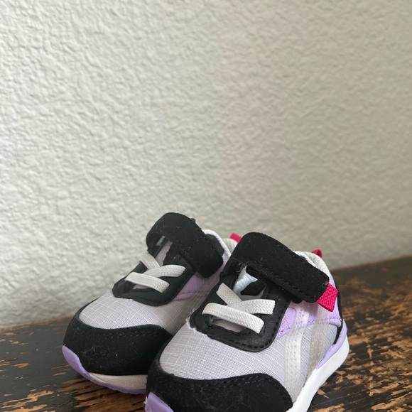 Infant shoes! Some barely worn or not worn at all! - Picture 7 of 9